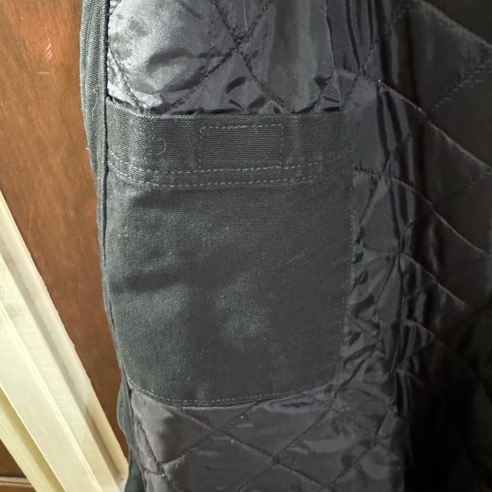 Like New Carhartt Men’s Black Jacket - Picture 7 of 10